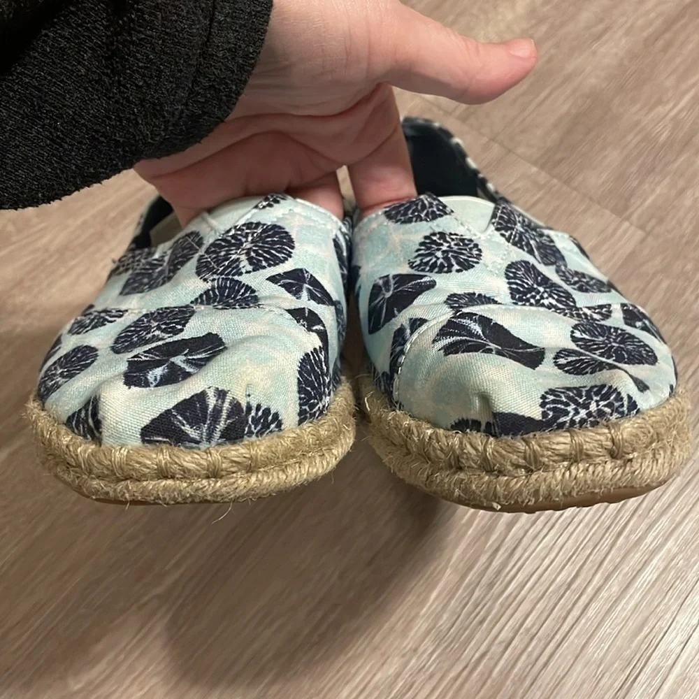 Tom’s Women ALPARGATA ROPE ESPADRILLE Flats Size 6.5 Blue Bohemian Granola Girl